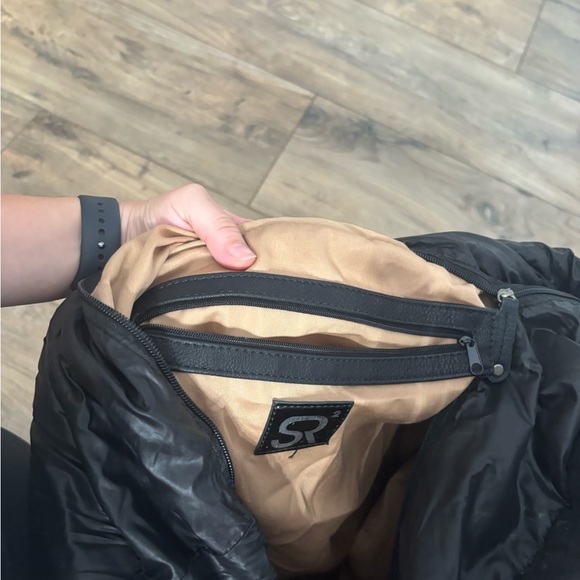 Black puffer tote bag with plenty of zippers sr2 - Picture 7 of 12